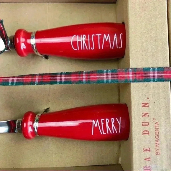 NEW Rae Dunn - MERRY CHRISTMAS - Beautiful Red Christmas Serving Spoon Set - Picture 4 of 6